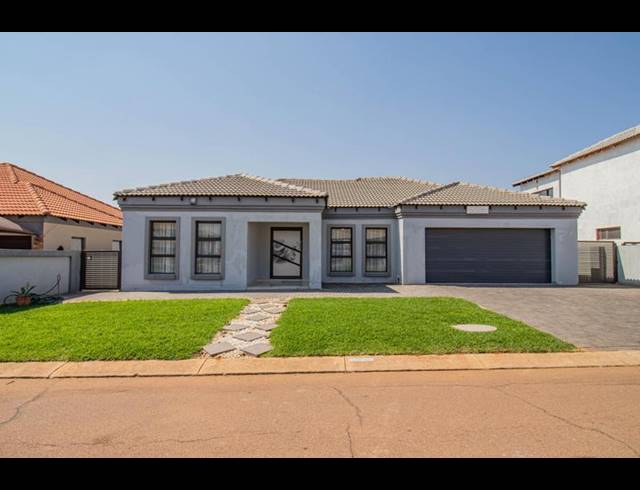 3 BEDROOM HOUSE FOR SALE IN THE ORCHARDS